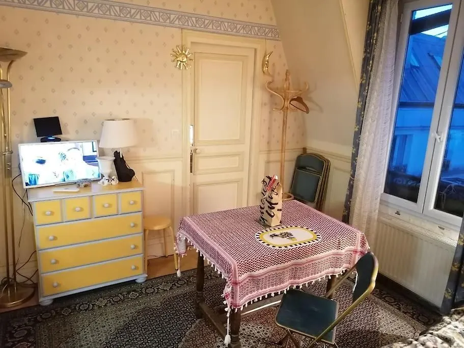2 Pieces Apercu Vue Sacre Coeur-Rue Des Martyrs Apartment Paris 0*,  France